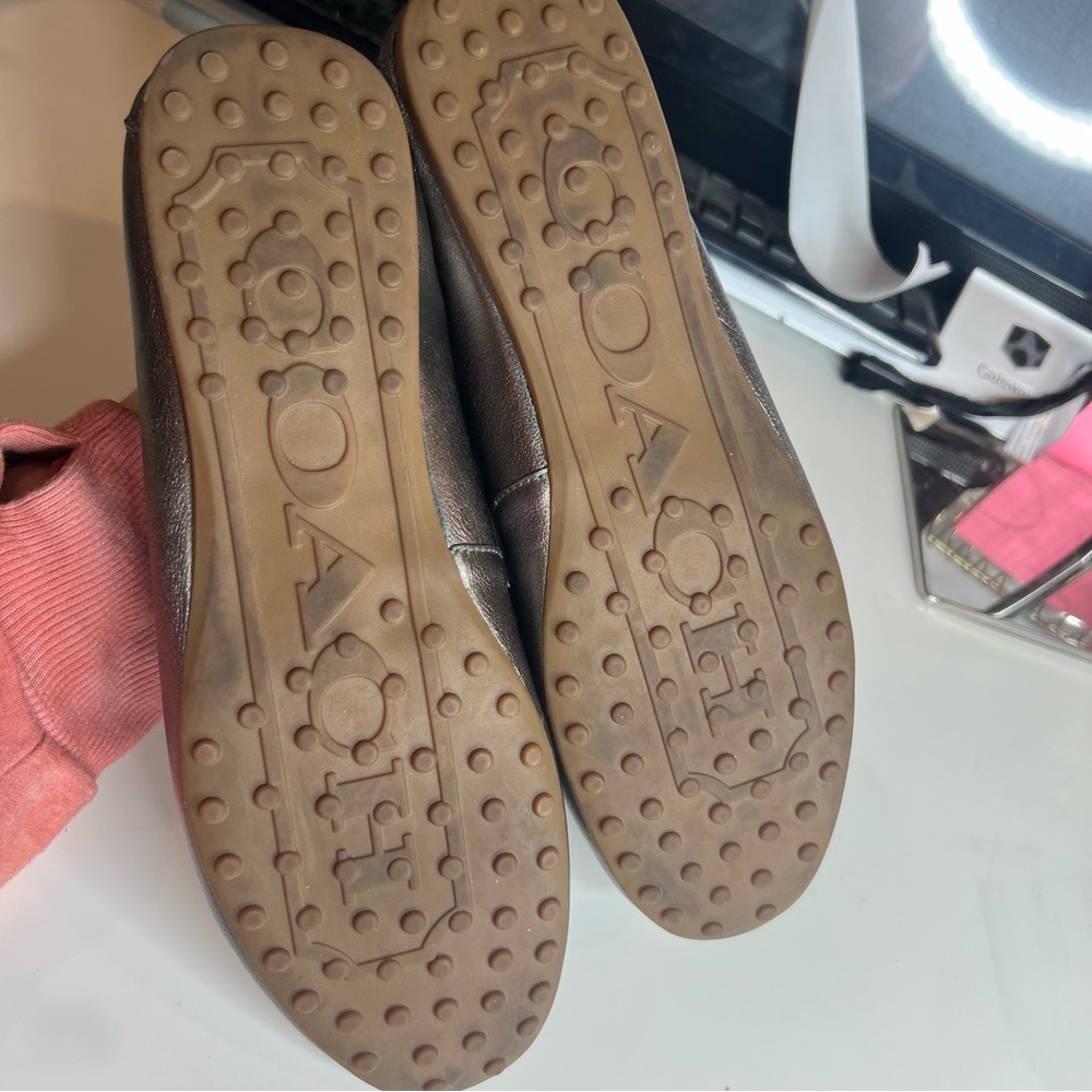 Coach Silver Flats Sleek Design - Picture 7 of 8